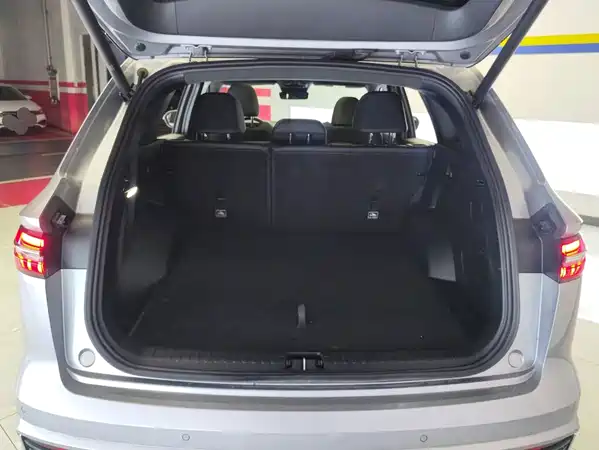 Geely Xingyue L 2023