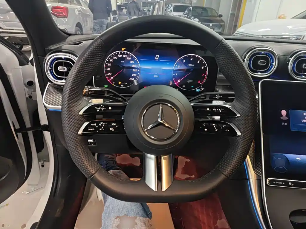 Mercedes-Benz C-Class 2025
