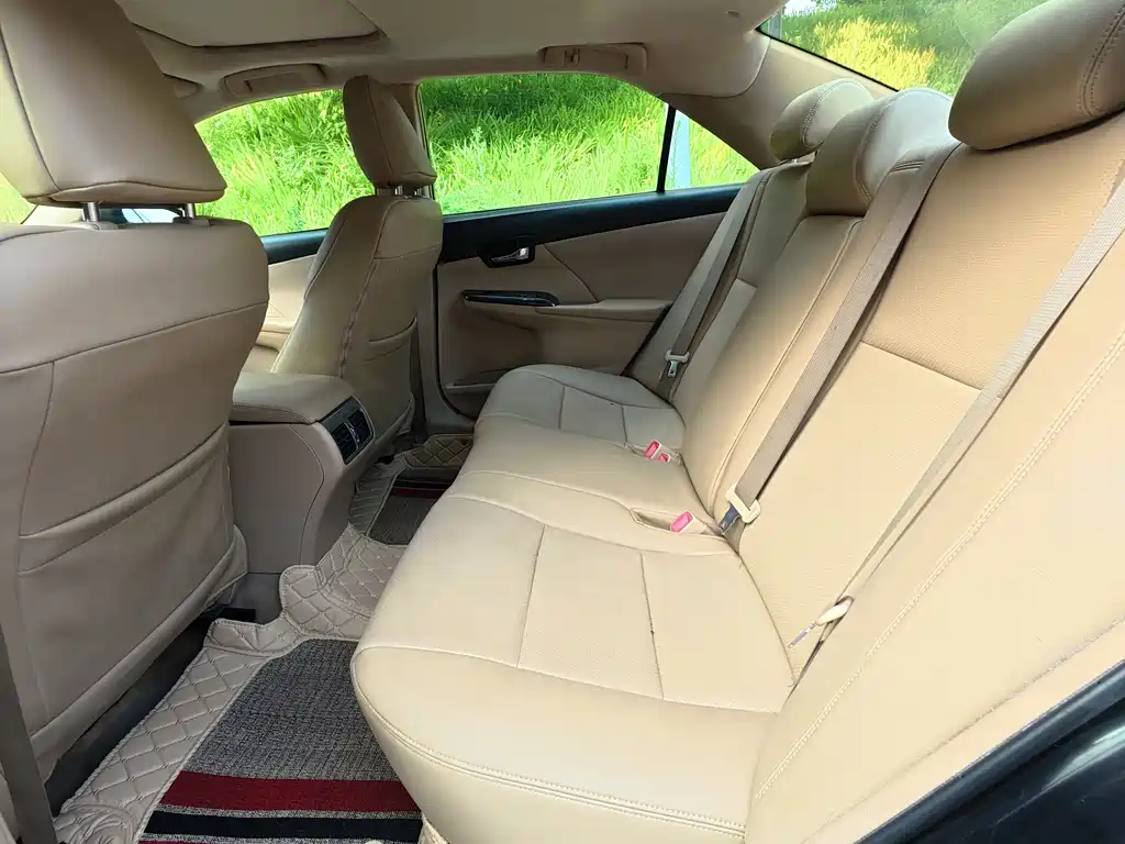 Toyota Camry 2013 — фото 12