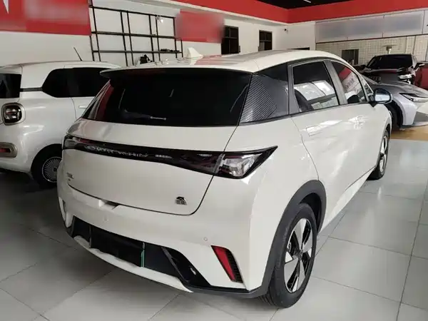 BYD Dolphin 2023