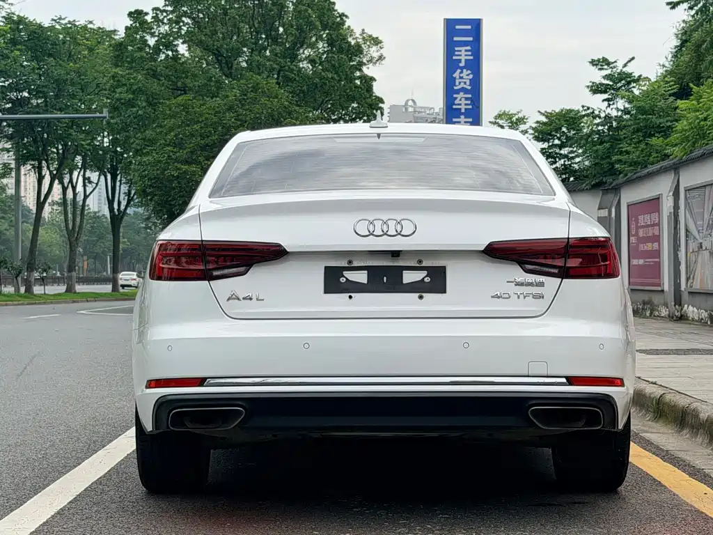Audi A4L 2019