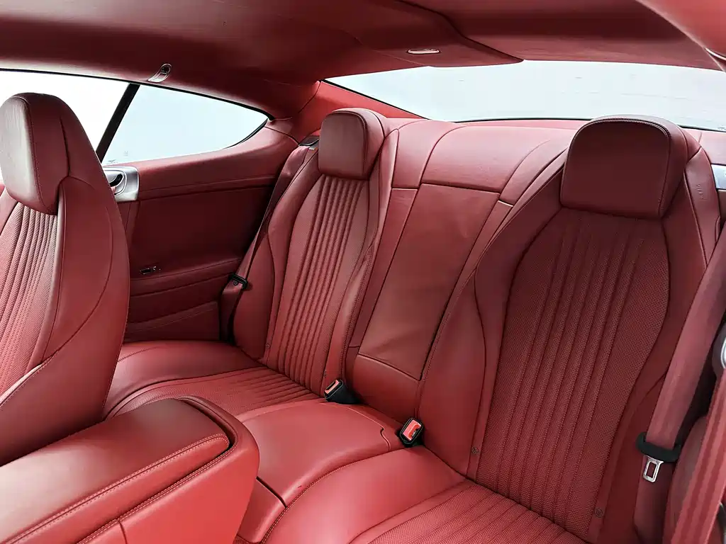 Bentley Continental 2018 — фото 14