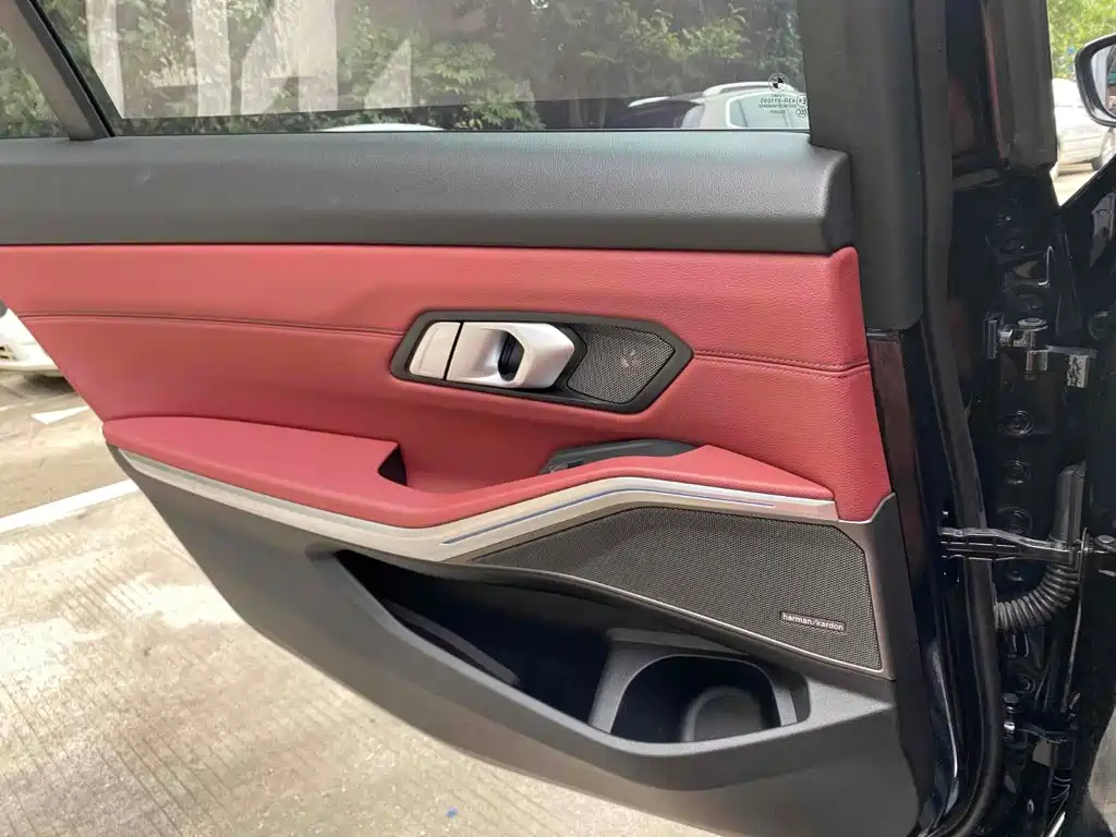 BMW 3 Series 2023 — фото 13