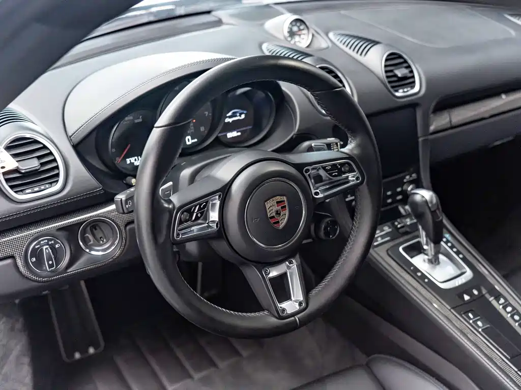 Porsche Cayman 2018 — фото 18