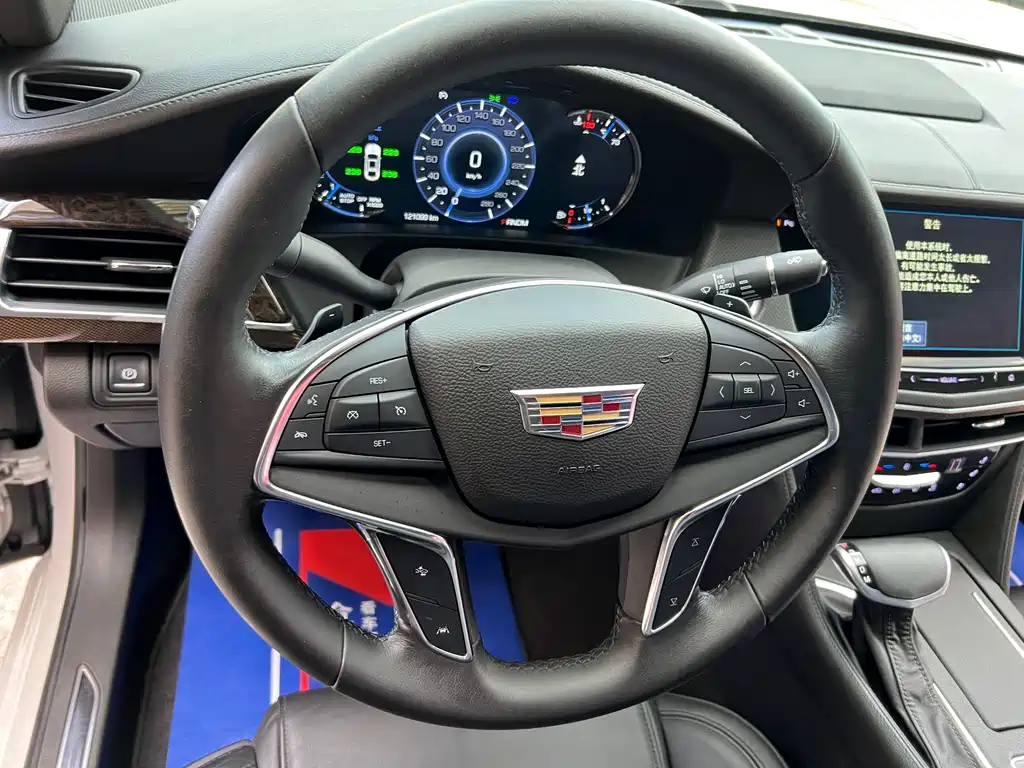 Cadillac CT6 2017 — фото 30