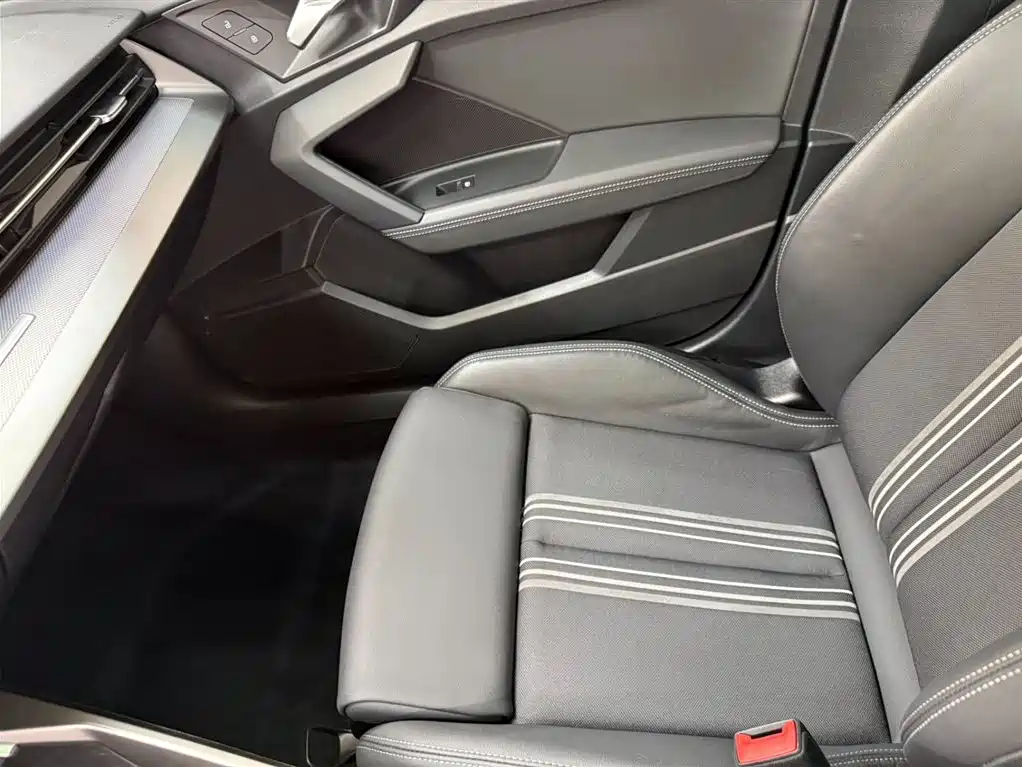 Audi A3 2023 — фото 13