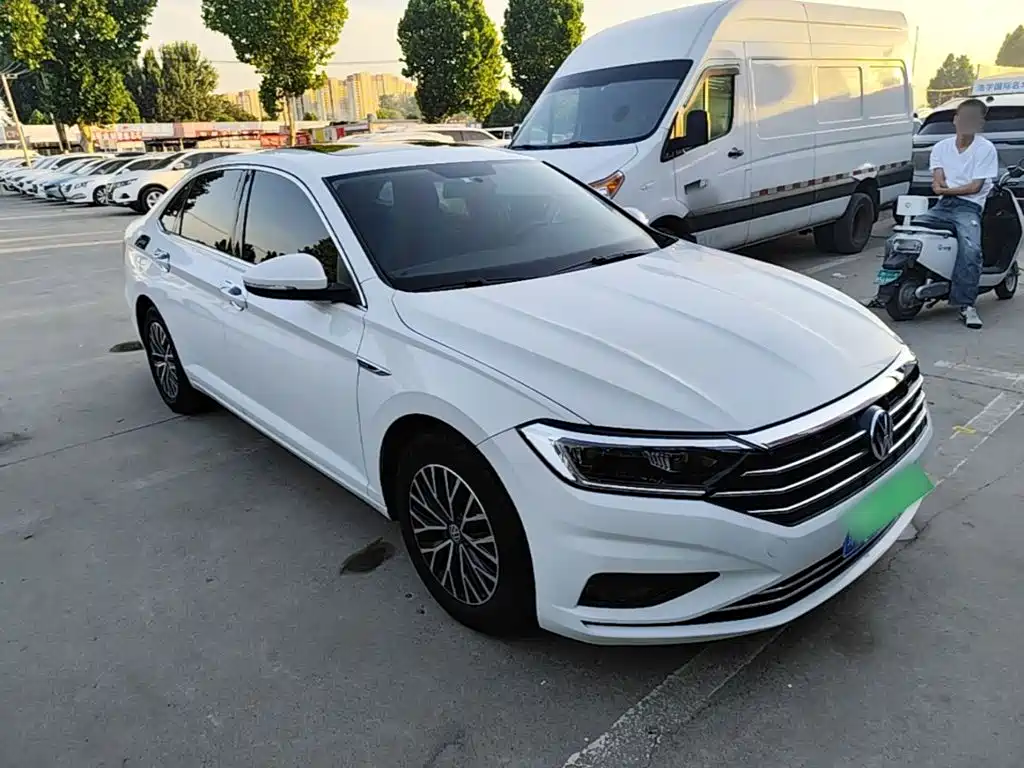 Volkswagen Sagitar 2020