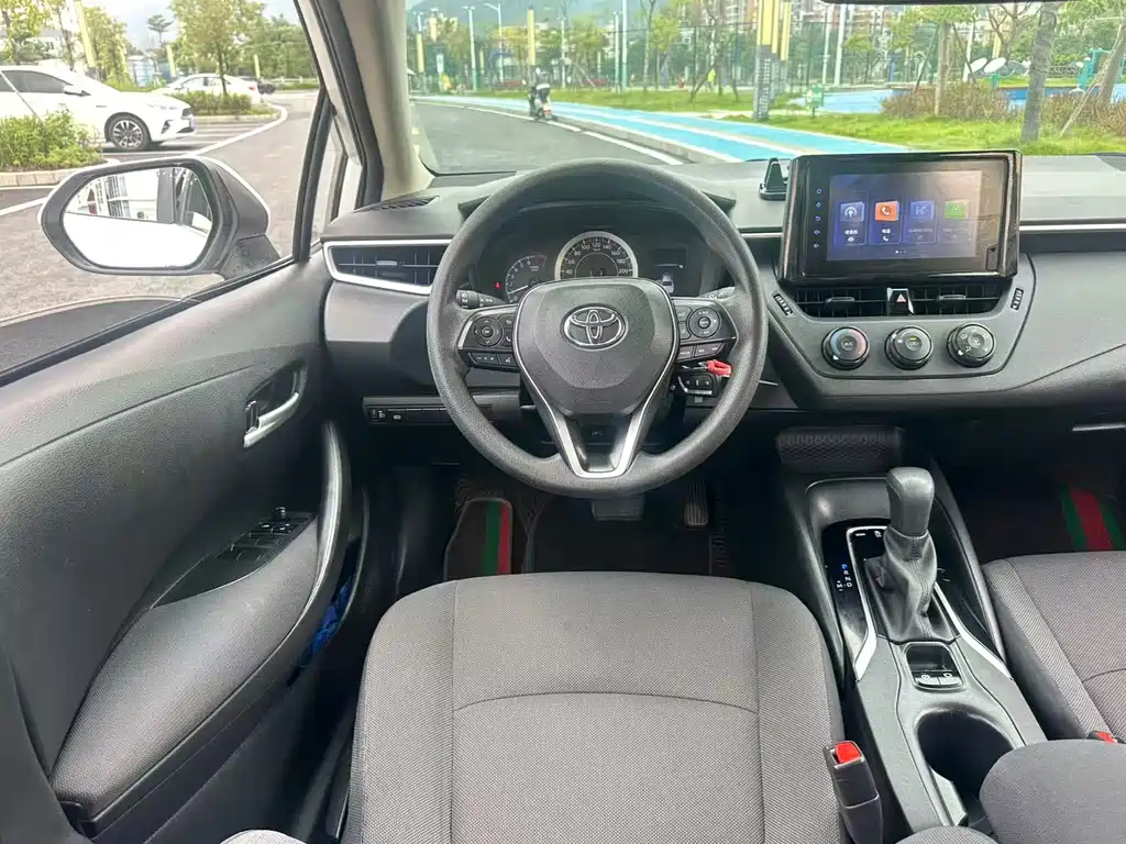Toyota Corolla 2023 — фото 16