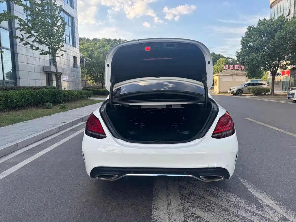 Mercedes-Benz C-Class 2019 — фото 17