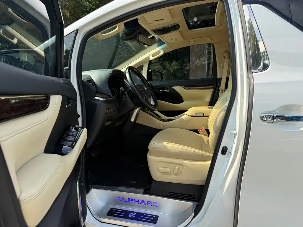 Toyota Alphard 2021 — фото 4