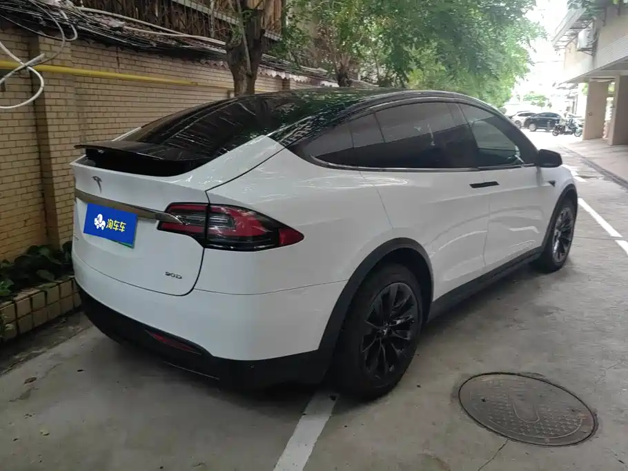 Tesla Model X 2017 — фото 3