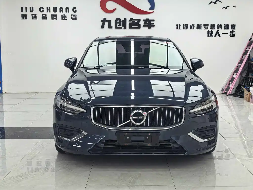 Volvo S60 2020 — фото 1