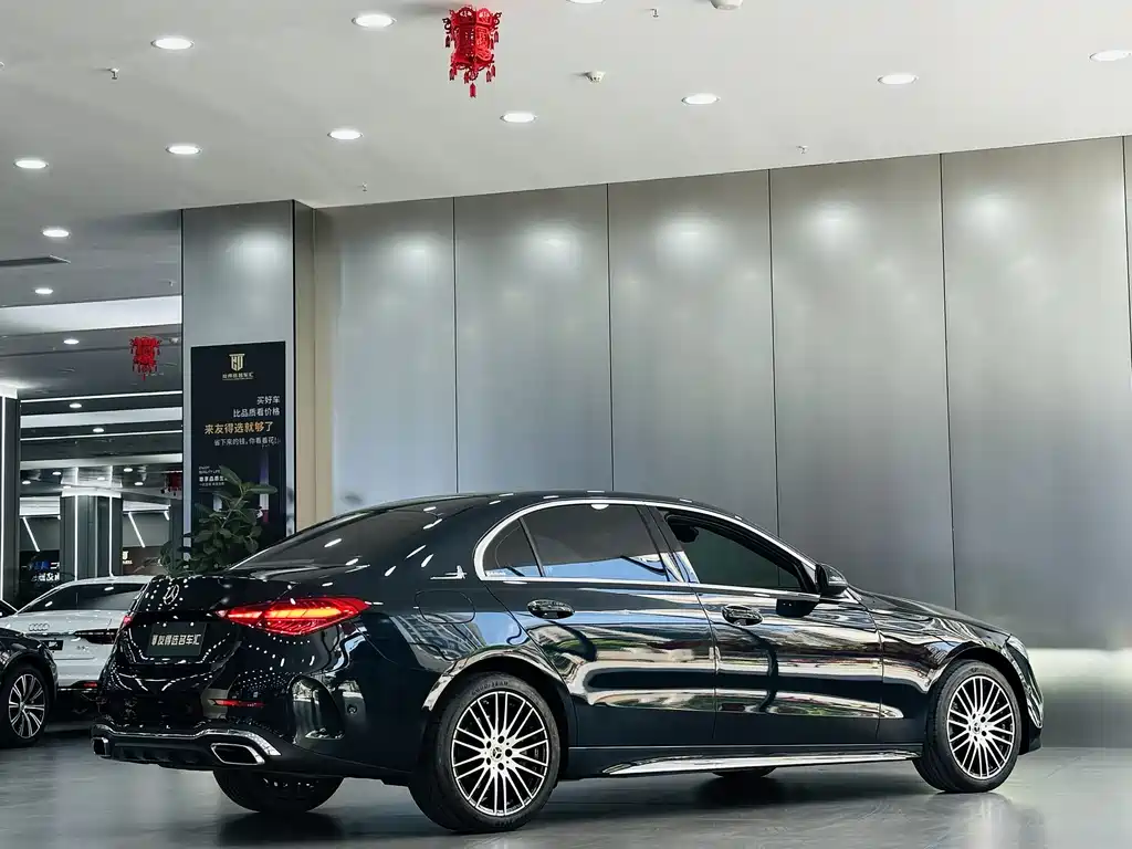 Mercedes-Benz C-Class 2023 — фото 7