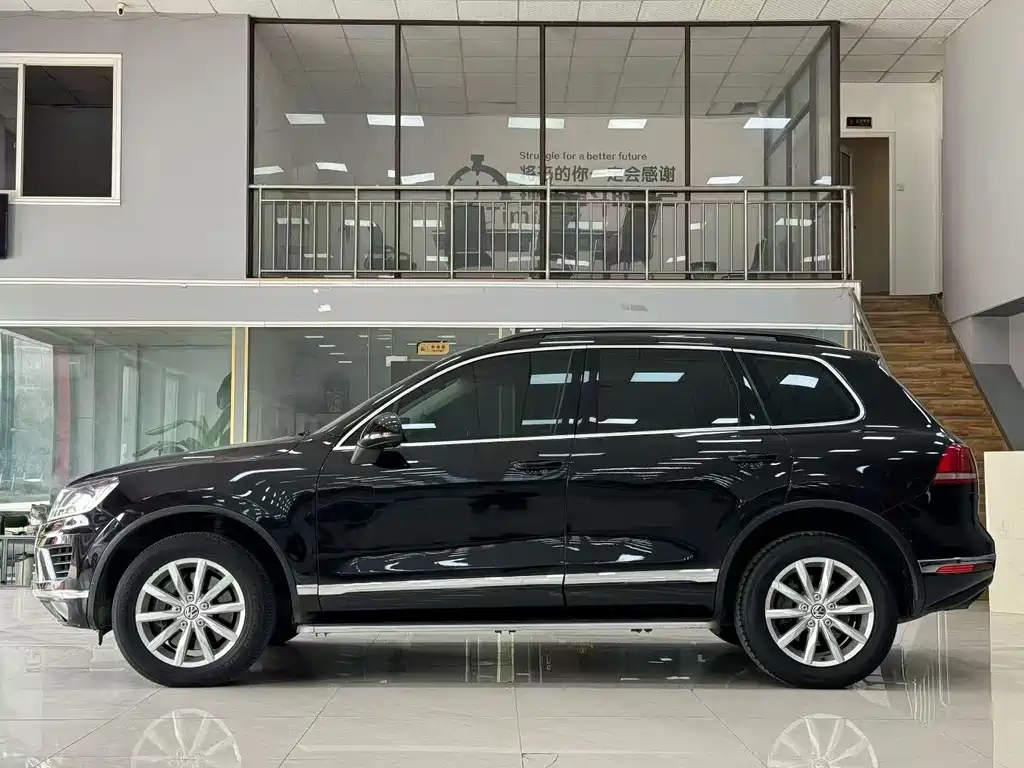 Volkswagen Touareg 2017 — фото 3