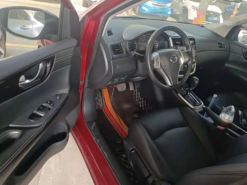Nissan Tiida 2018 — фото 16