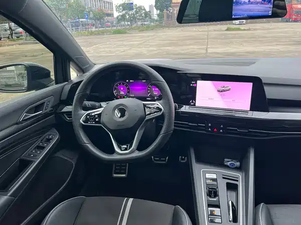 Volkswagen Golf 2023