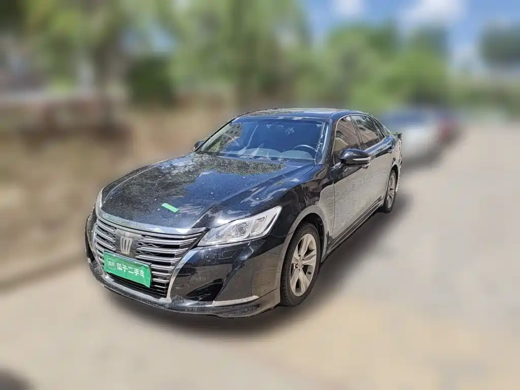 Toyota Crown 2017 — фото 2