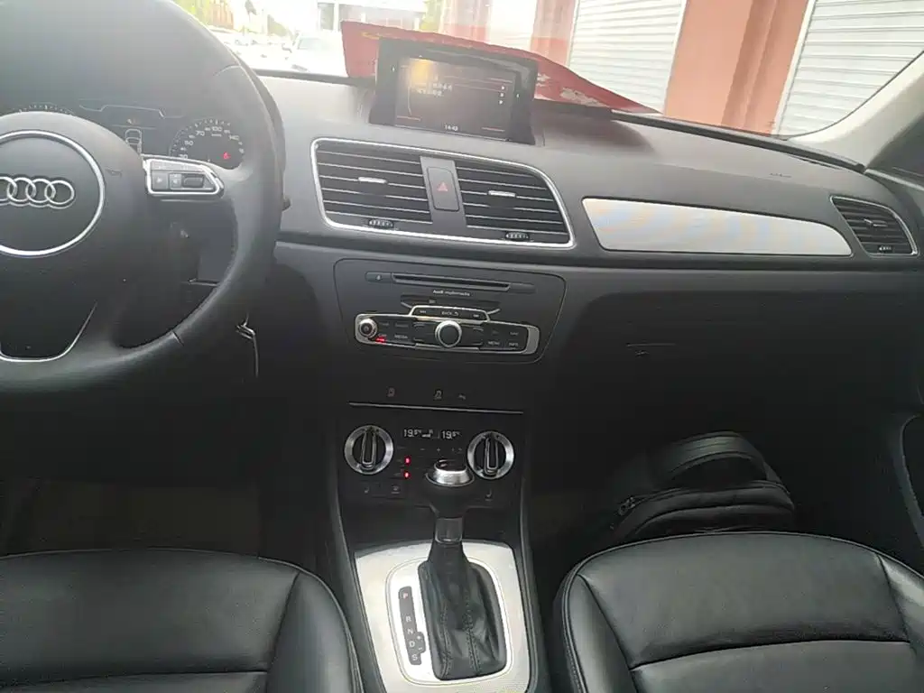 Audi Q3 2014 — фото 13
