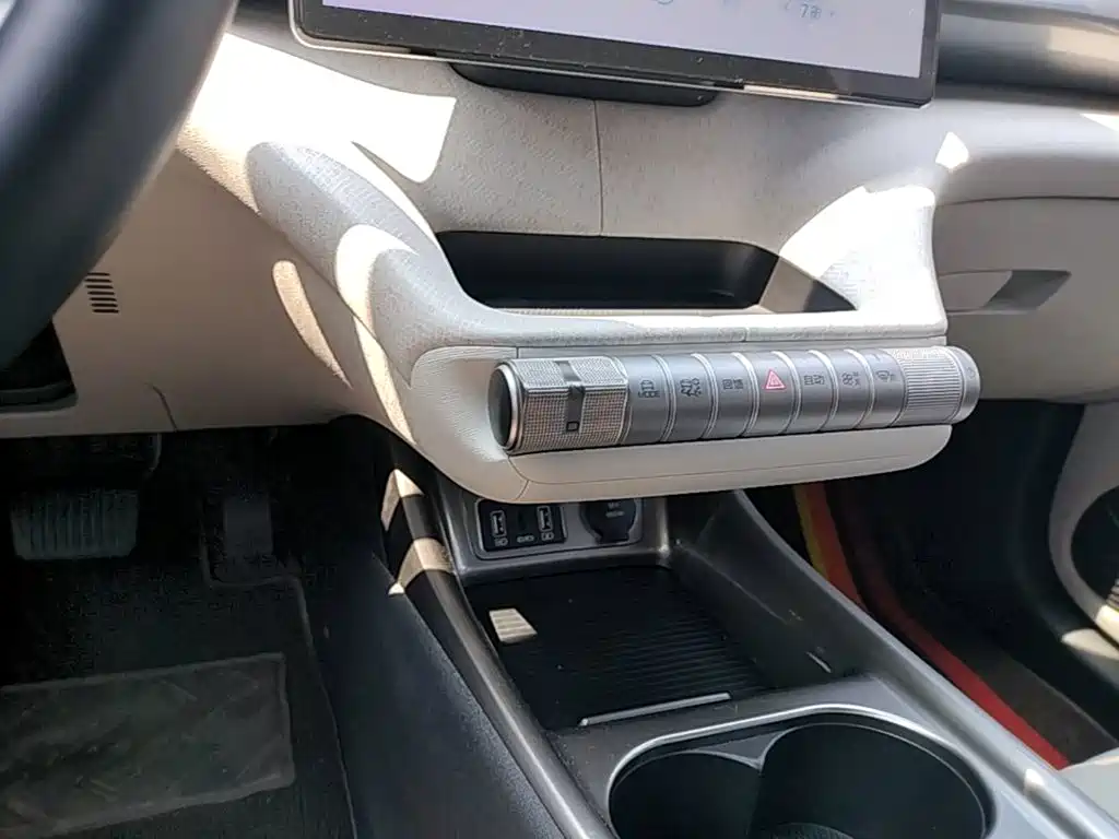 BYD Dolphin 2022 — фото 14