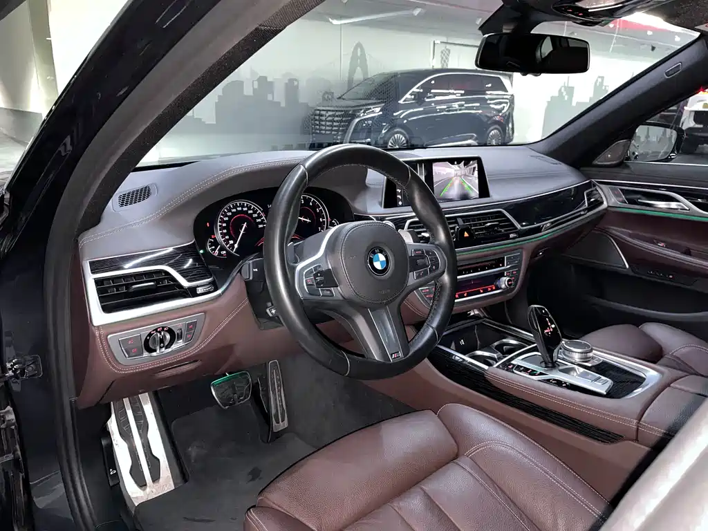 BMW 7 Series 2019 — фото 12