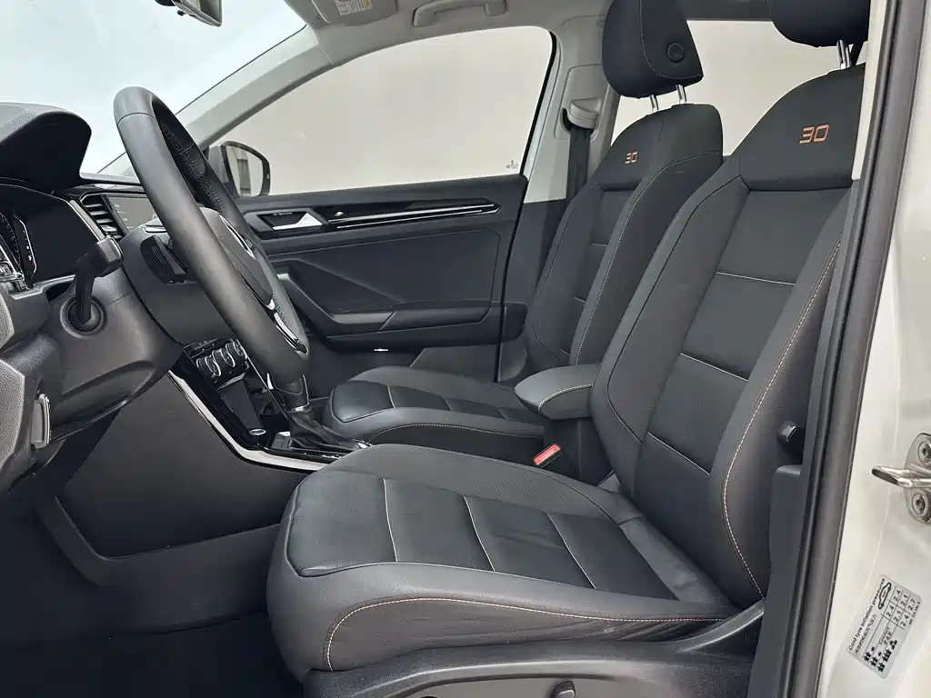 Volkswagen T-Roc 2022 — фото 8
