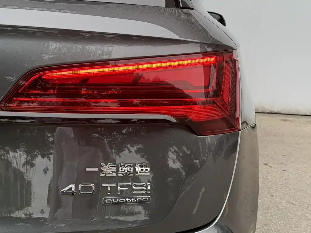 Audi Q5L 2023 — фото 18