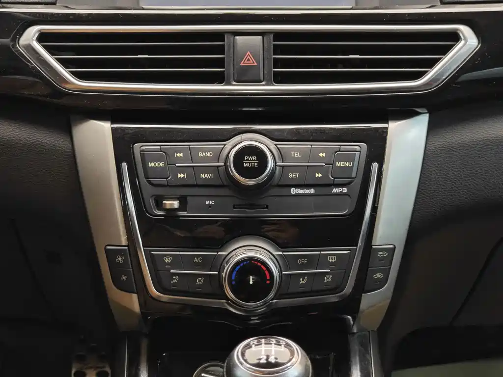 Zotye X5 2016 — фото 17