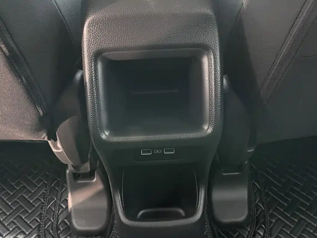Honda Vezel 2023 — фото 25