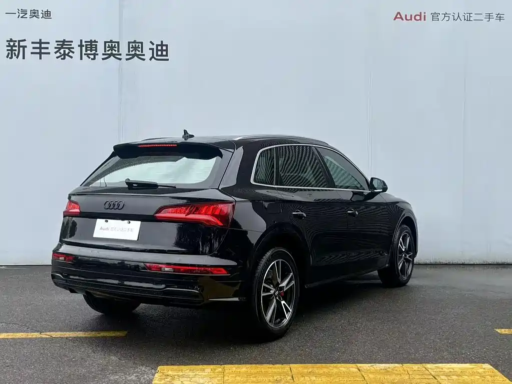 Audi Q5L 2019 — фото 6