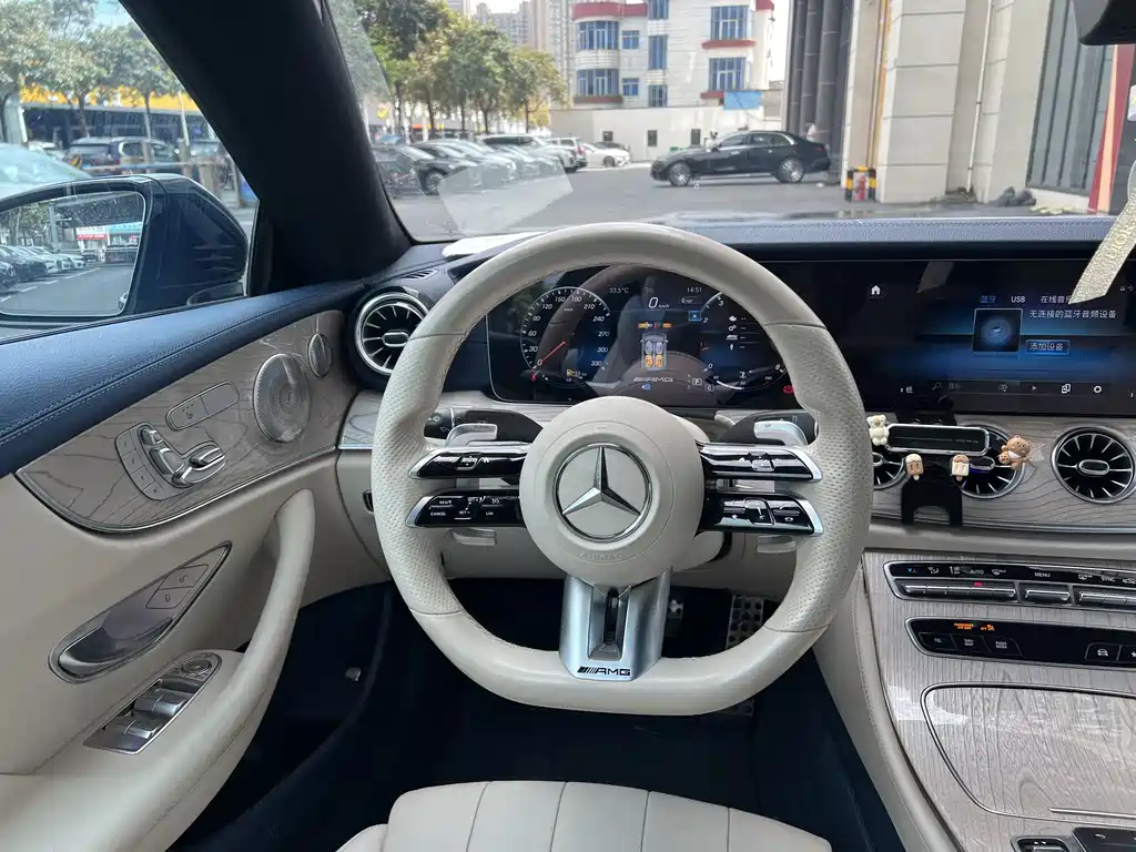 Mercedes-Benz E-Class 2021 — фото 13