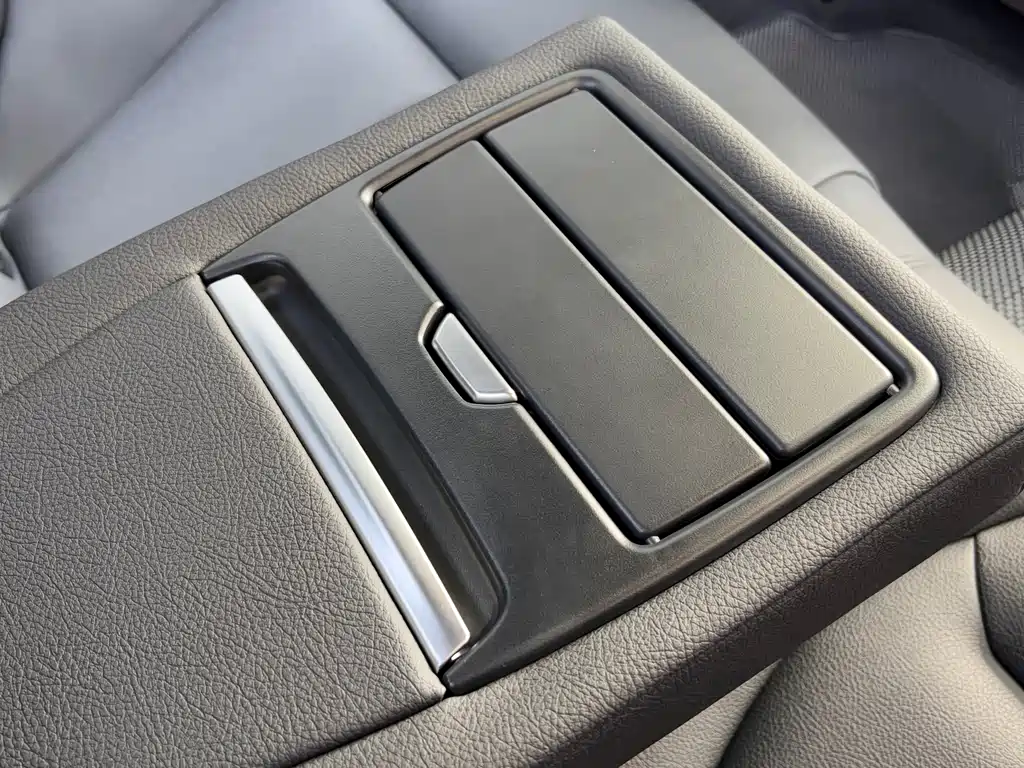 BMW 3 Series 2017 — фото 19