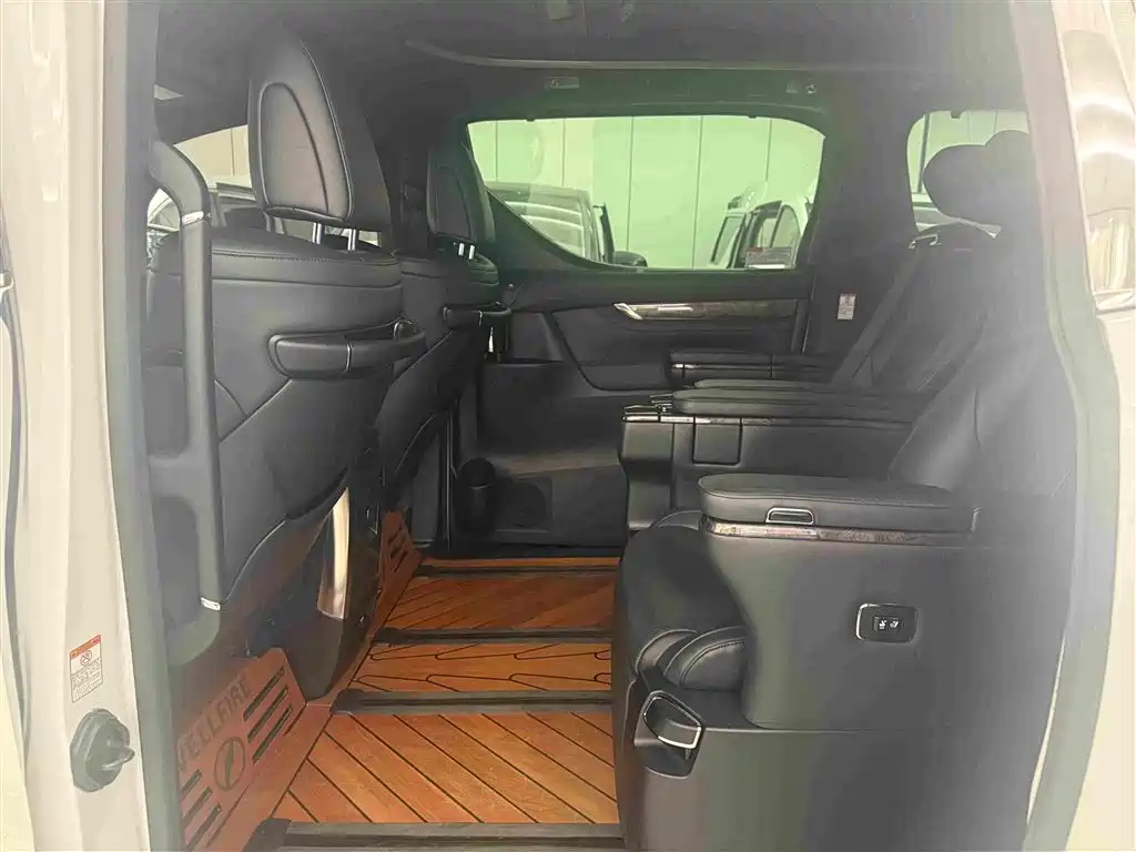 Toyota Vellfire 2020 — фото 15