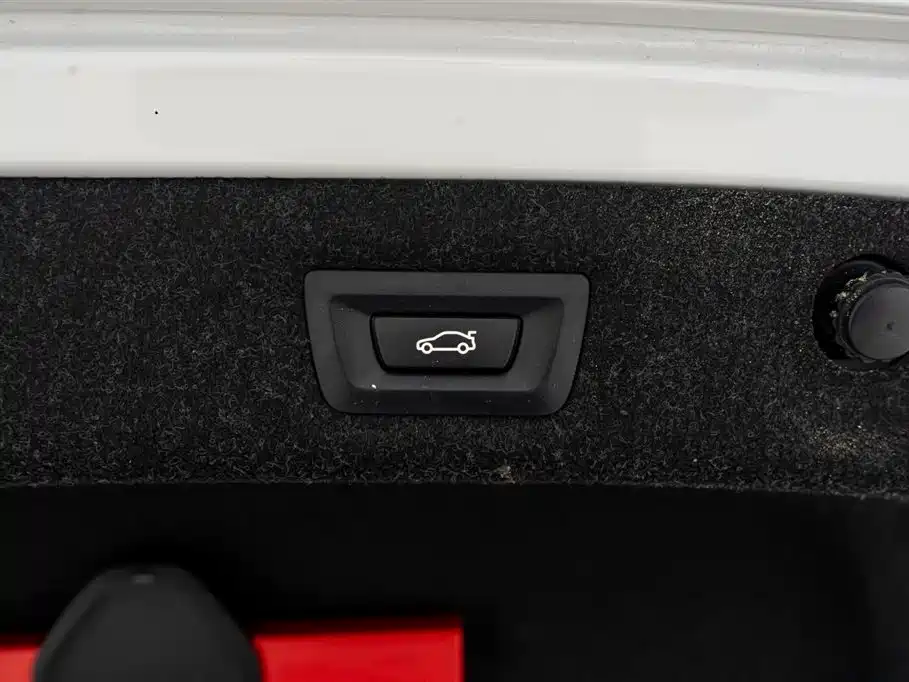 BMW 5 Series 2019 — фото 15