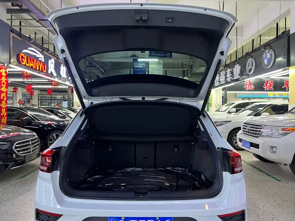 Volkswagen T-Roc 2022 — фото 10