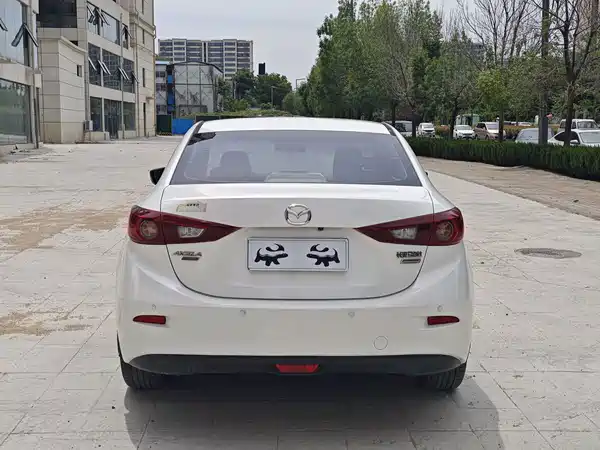 Mazda 3 Axela 2015