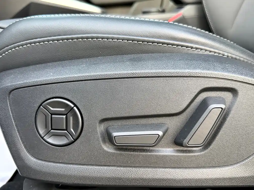 Audi A3 2023 — фото 9