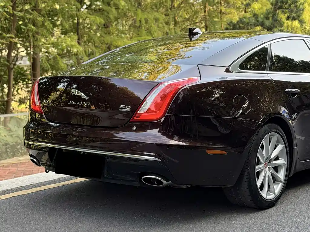 Jaguar XJ 2017 — фото 4