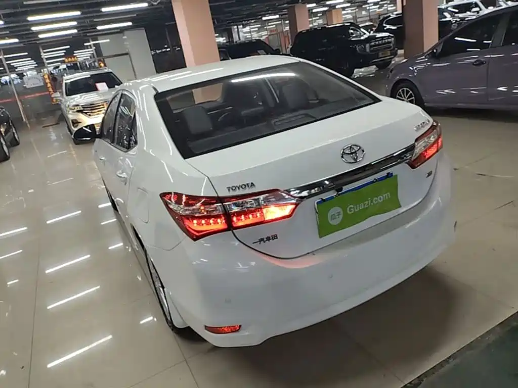 Toyota Corolla 2015 — фото 5