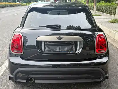 MINI MINI 2023