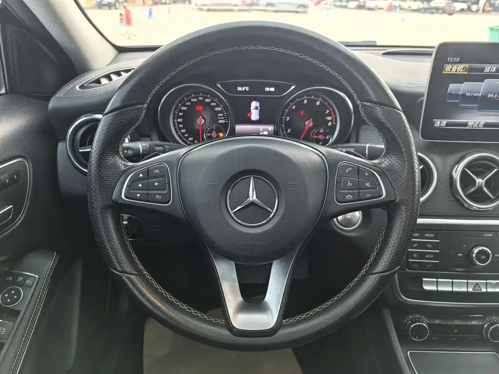 Mercedes-Benz GLA 2019 — фото 13