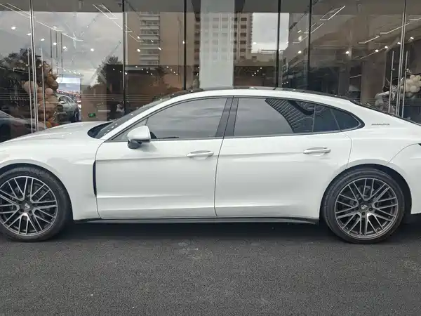 Porsche Panamera 2024