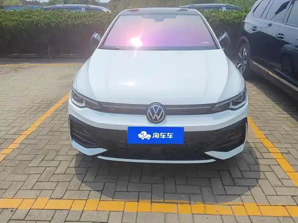 Volkswagen Golf 2024