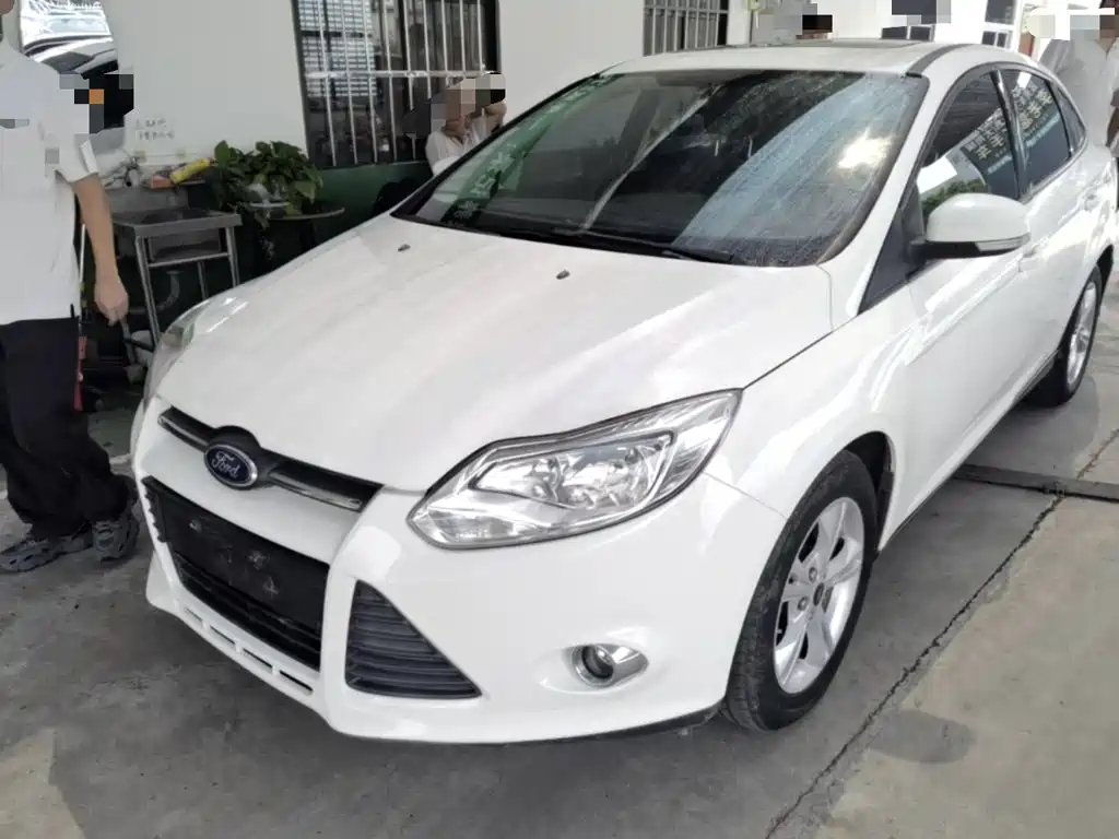 Ford Focus 2015 — фото 1