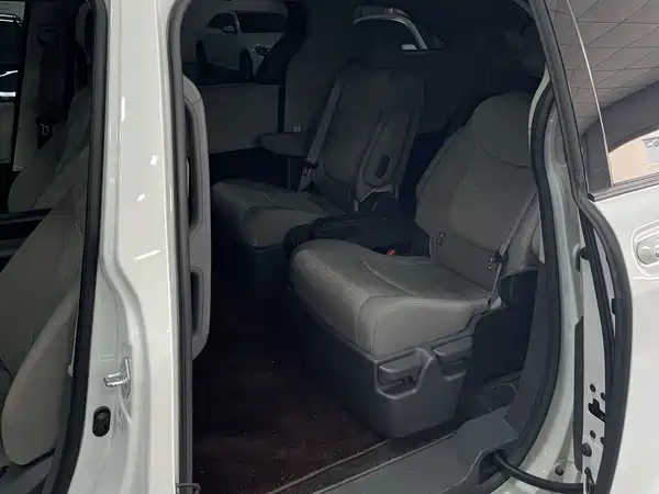 Toyota Sienna 2023