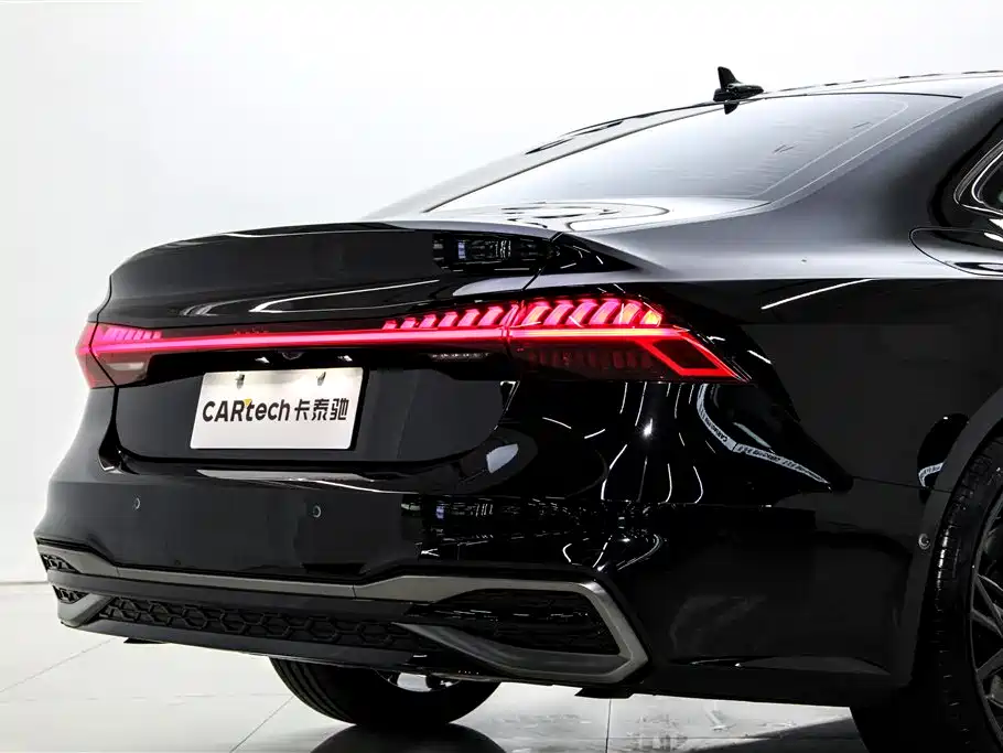 Audi A7L 2025 — фото 8