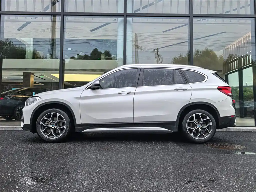 BMW X1 2022 — фото 2