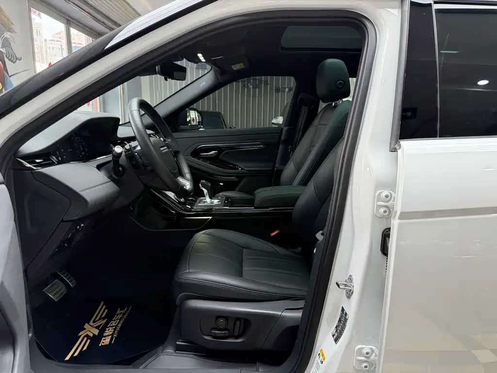 Land Rover Evoque 2021 — фото 12