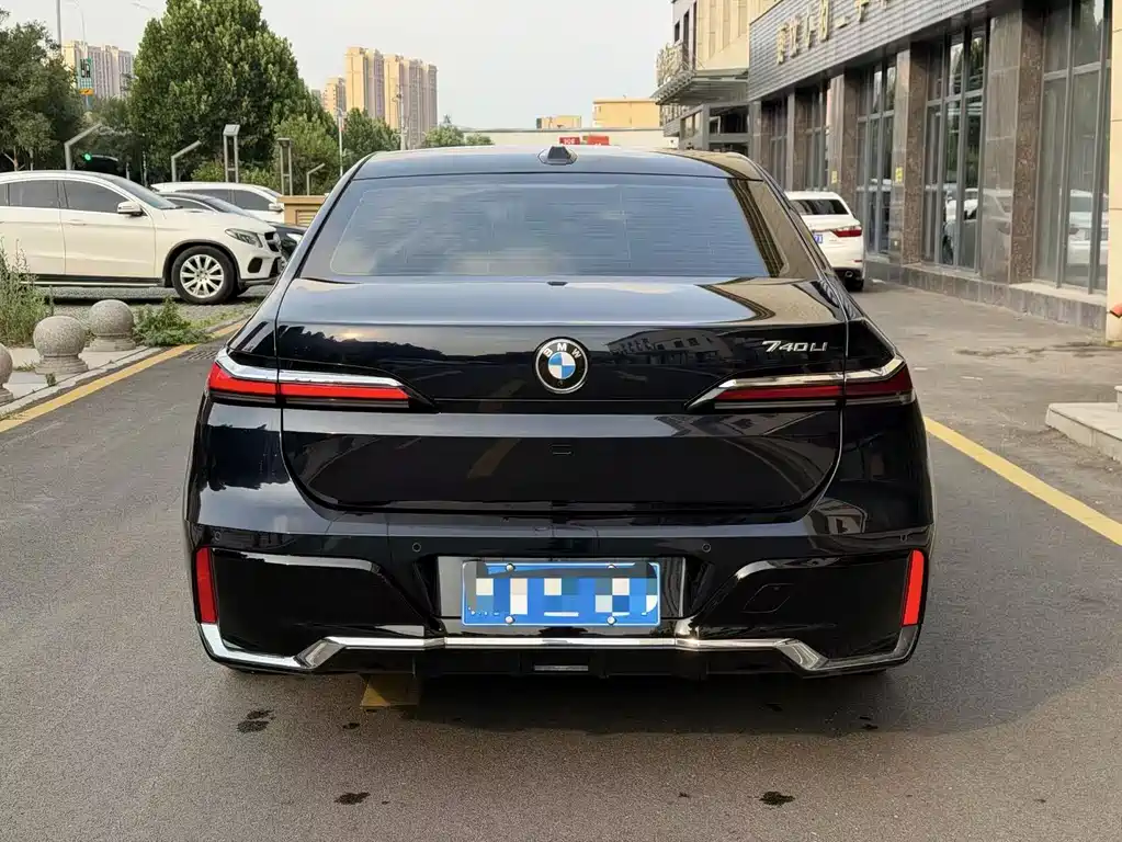 BMW 7 Series 2024