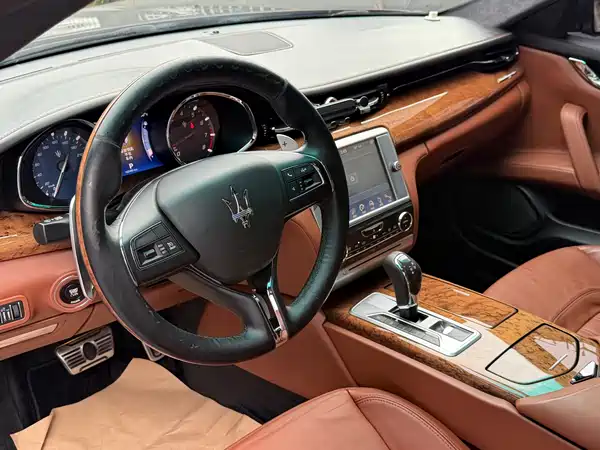 Maserati Quattroporte 2015
