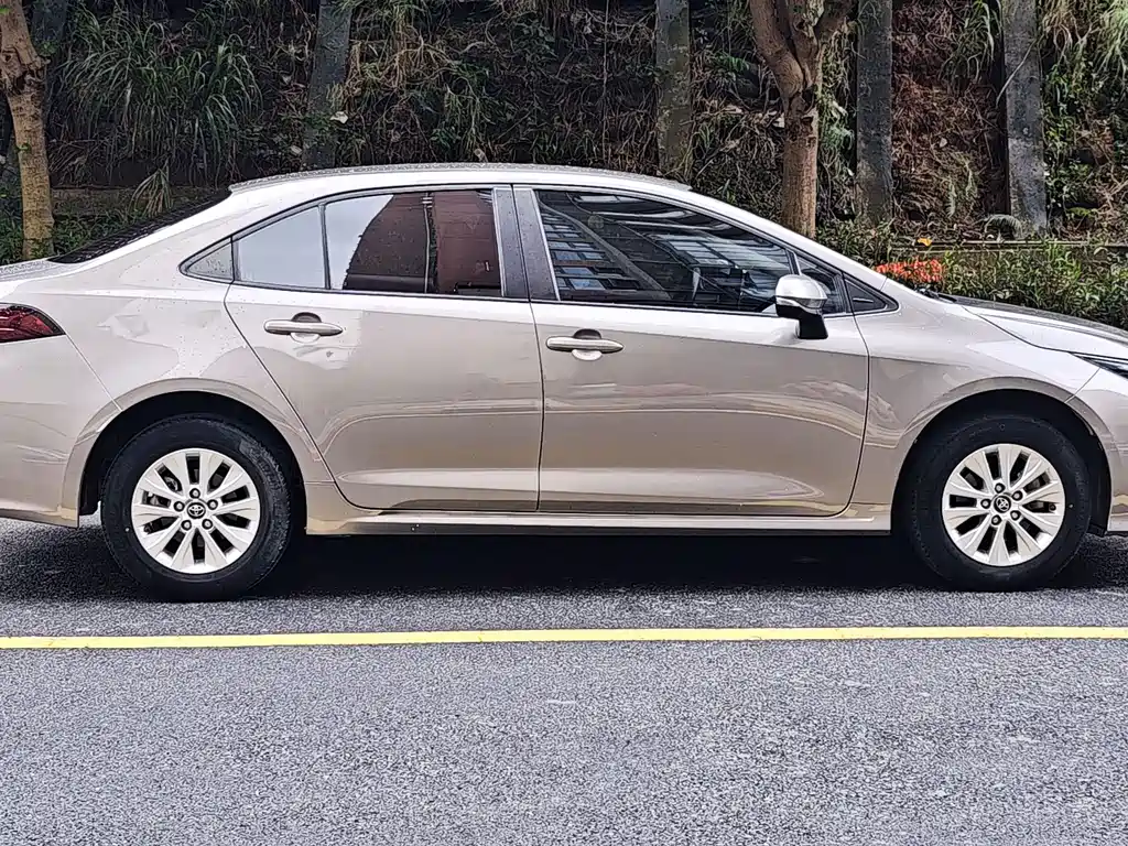 Toyota Corolla 2020 — фото 15